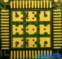 這也是不好的通孔設(shè)計，但部份通孔已經(jīng)用綠漆(mask)蓋上，但仍有部份通孔未塞孔。 