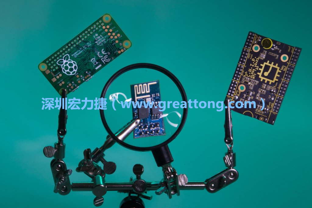 A Raspberry Pi Zero、ESP8266和CHIP。