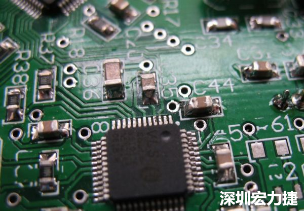 音訊電路訊號品質(zhì)，是影響操作體驗的關(guān)鍵，電路布局要特別注意。